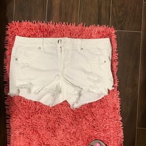American Eagle white shorts size 14.